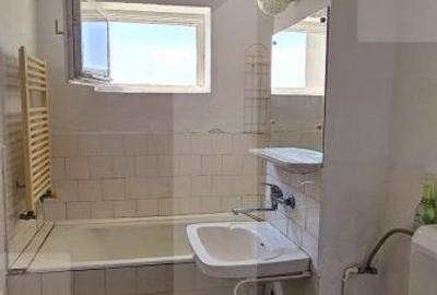 Apartament cu 3 camere decomandat în Simeria
