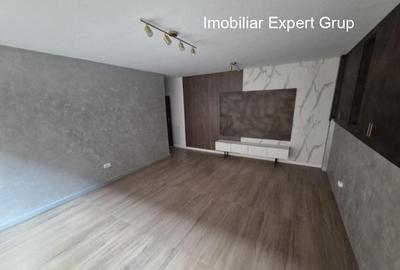 Casă individuală cu 8 camere cu Canalizare în Tineretului