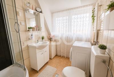 Apartament cu 3 camere decomandat, mobilat în Vasile Aaron - 13