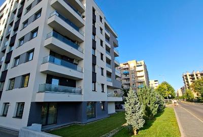 Apartament cu 2 camere decomandat în Tractorul