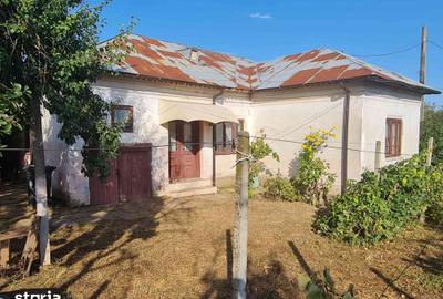 Casă cu 4 camere cu Teren 2000 Mp în Gighera