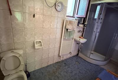 Casă cu 4 camere în Obârșie