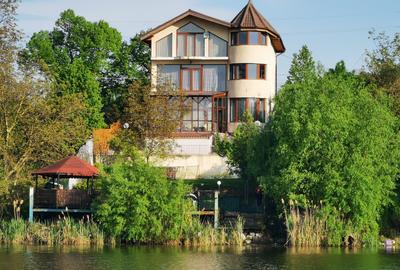 Casă cu 8 camere cu Piscina în Balotești