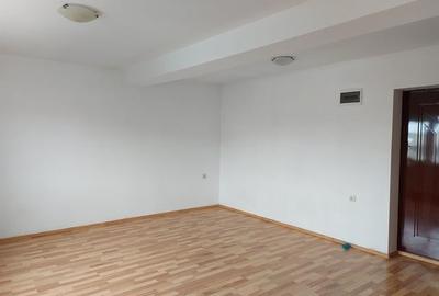 Apartament cu 3 camere în Găvana 3 - 2