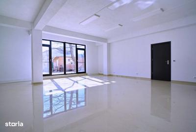 Spațiu comercial, de 120 mp, în Eremia