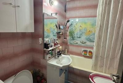 Apartament cu 3 camere semidecomandat în Calea București - 2