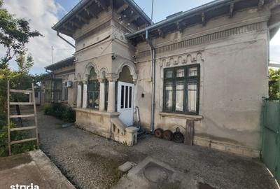 Casă cu 6 camere cu Teren 469 Mp în Central - 2