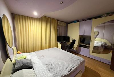 Apartament cu 3 camere semidecomandat, mobilat în Vitan