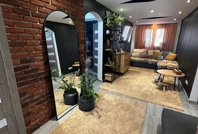 Apartament cu 4 camere decomandat în Central - 1