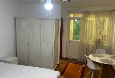 Garsonieră decomandată în Central