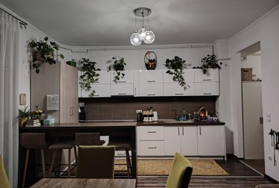 Apartament cu 3 camere decomandat în Exterior Vest - 1