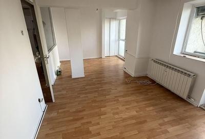 Spațiu comercial, de 80 mp, în Decebal