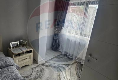 Apartament cu 3 camere semidecomandat în Central