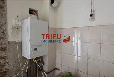 Casă cu 2 camere cu Teren 1162 Mp în Central