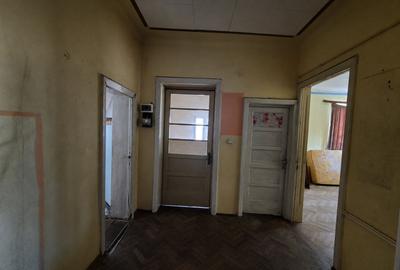 Apartament cu 3 camere decomandat în P-ța Muncii - 6