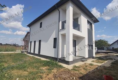 Casă individuală cu 4 camere cu Teren 220 Mp în Berceni