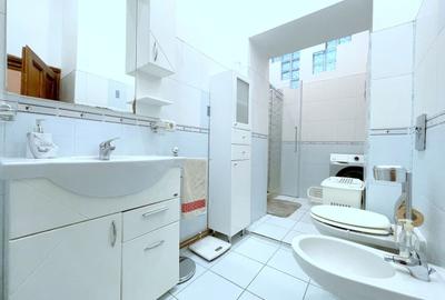 Apartament cu 3 camere semidecomandat, mobilat în Central - 17
