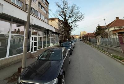 Spațiu comercial, de 56 mp, în Rogerius