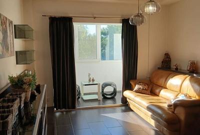 Apartament cu 3 camere decomandat, mobilat în Gorjului