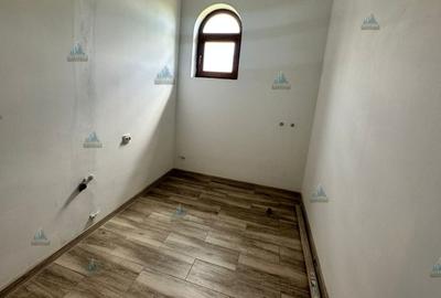 Casă cu 6 camere cu Canalizare în Nord-Est - 19