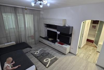 Apartament cu 3 camere semidecomandat în Central - 1