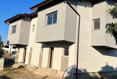Casă cu 4 camere cu Teren 300 Mp în Balotești