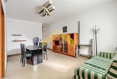 Apartament cu 3 camere semidecomandat în Galșa - 1