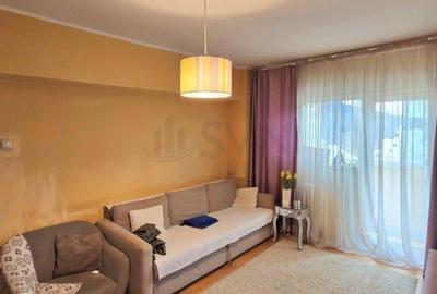 Apartament cu 3 camere semidecomandat în Crângași