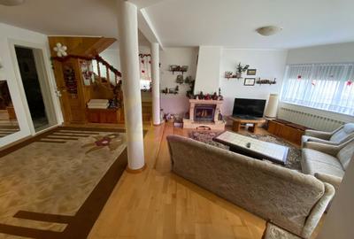 Casă cu 4 camere cu Teren 597 Mp în Central - 9