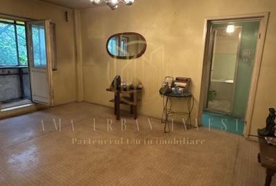 Apartament cu 3 camere decomandat în Rahova