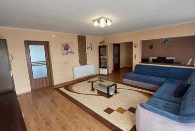 Casă cu 6 camere cu Teren 550 Mp în Central