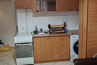 Garsonieră decomandată în Micro 19 - 2
