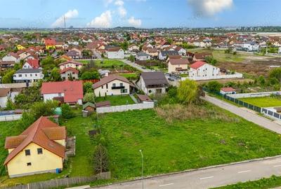 Teren de 685 mp, în Sânpetru