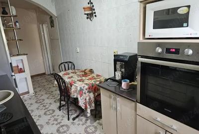 Apartament cu 3 camere decomandat în Central - 3