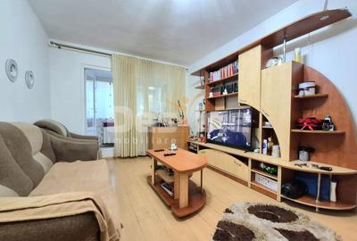 Apartament cu 3 camere semidecomandat în Tomis III