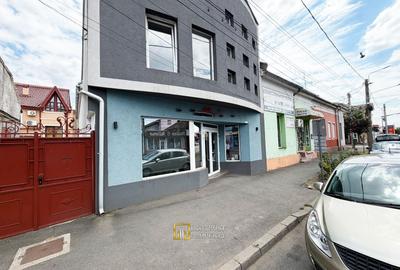 Spațiu comercial, de 220 mp, în Intim