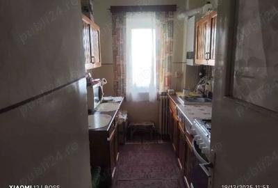 Apartament cu 3 camere semidecomandat în Central