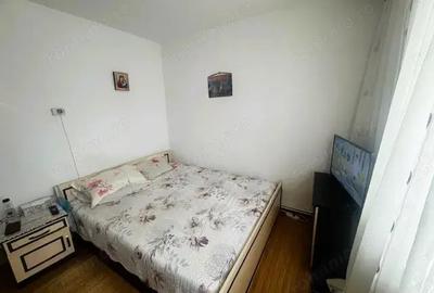 Apartament cu 4 camere decomandat în Drăgănești-Olt - 9