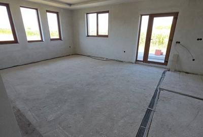 Casă cu 3 camere în Central