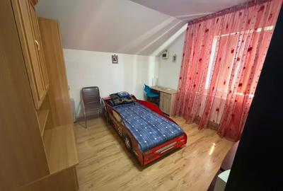 Casă cu 4 camere în Exterior Vest