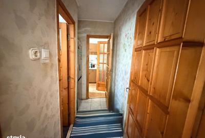 Apartament cu 3 camere decomandat în Grădiște