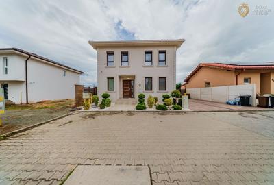 Casă individuală cu 5 camere cu Canalizare în 6 Vânători - 23