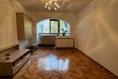Apartament cu 3 camere circular în Tudor Vladimirescu