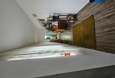 Casă cu 3 camere cu Teren 1600 Mp în Spătărei