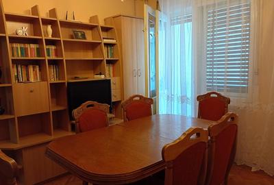 Apartament cu 3 camere decomandat în Decebal - 2