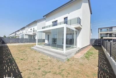 Casă cu 4 camere decomandat în Central