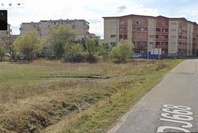 Teren de 1000 mp, în Central - 8