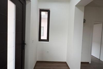 Casă individuală cu 4 camere cu Canalizare în Ultracentral - 2
