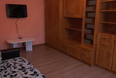 Garsonieră decomandată în Micro IV