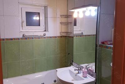 Apartament cu 3 camere decomandat în Lipovei - 3